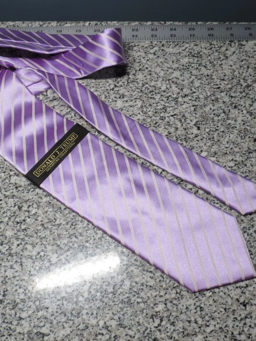 DONALD J TRUMP TIE New With Tags RARE
